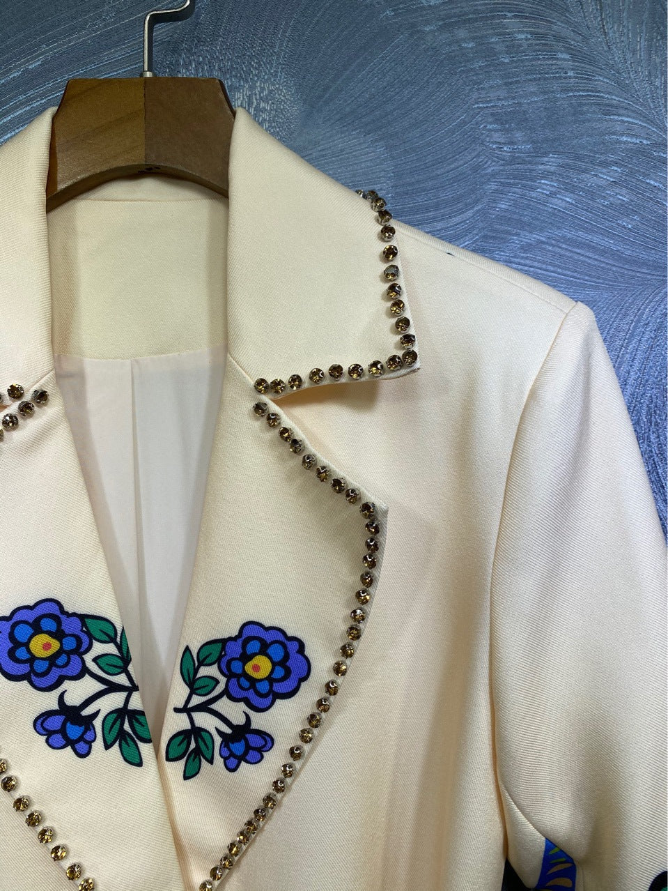 Lapel bead print belt mid-length trench coat