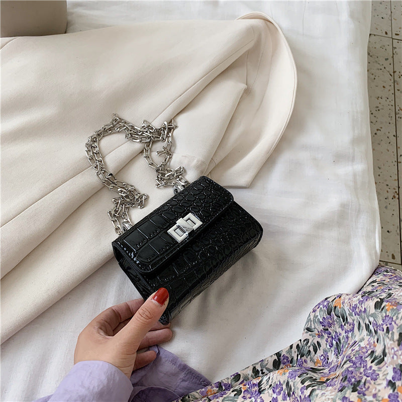 Shoulder chain bag