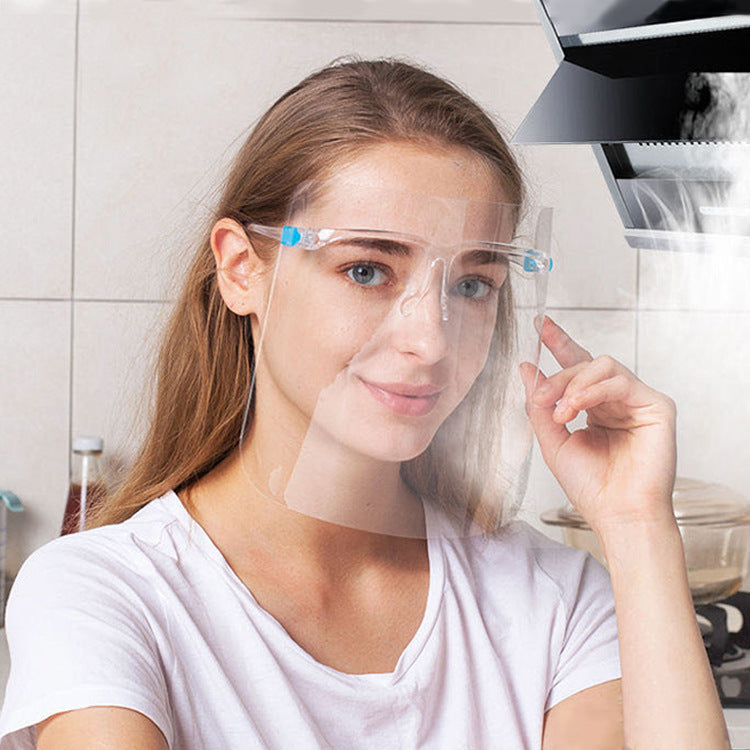 Anti-fog and anti-spray mask