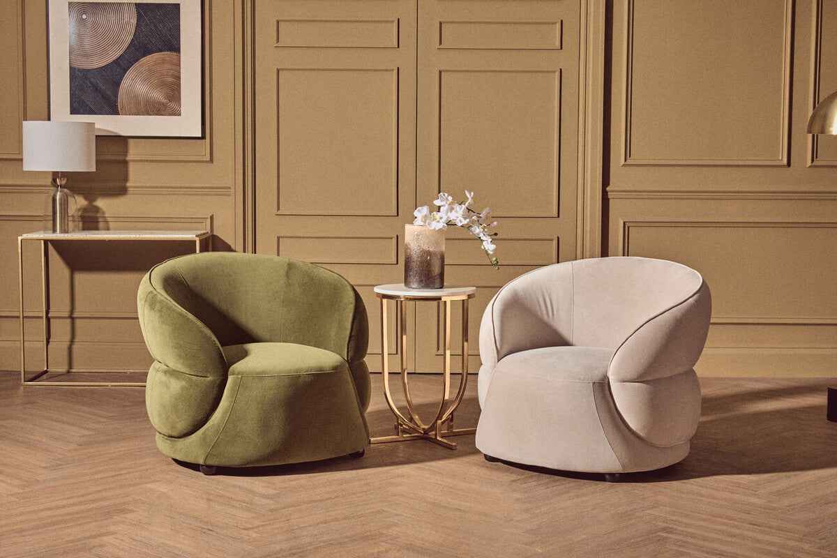 Sellis Clear Glass And Brass Finish Metal Table Lamp