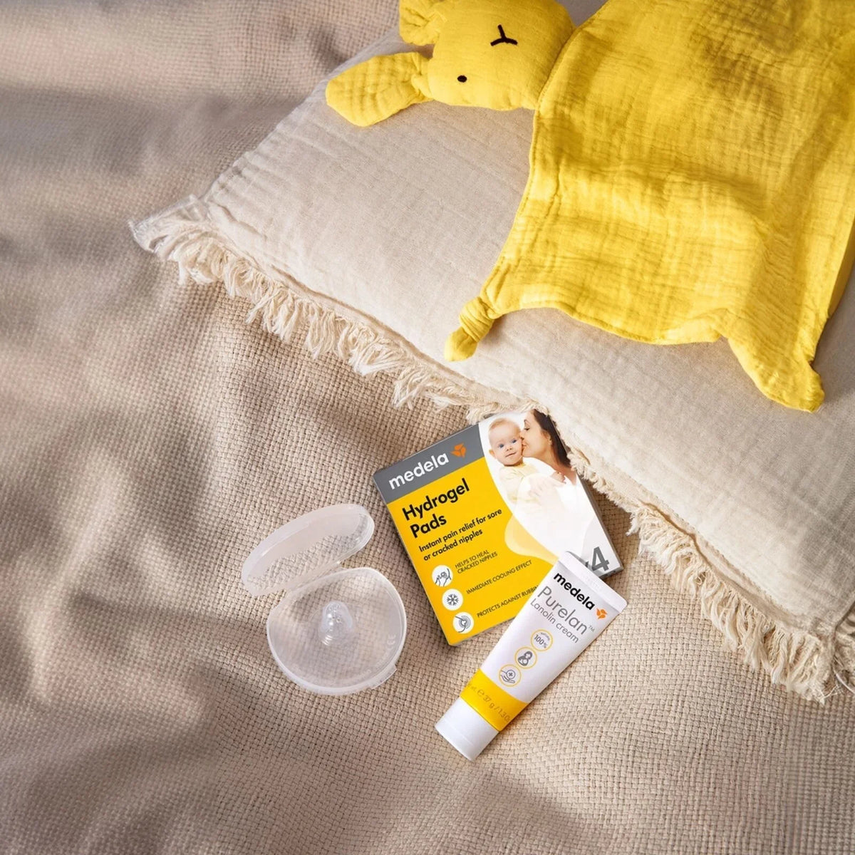 Medela Contact Nipple Shields (M) with Case Pack of 2