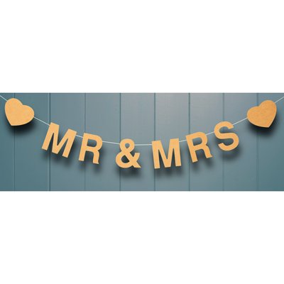 Club Green Mr & Mrs Wedding Bunting Garland Heart Wooden