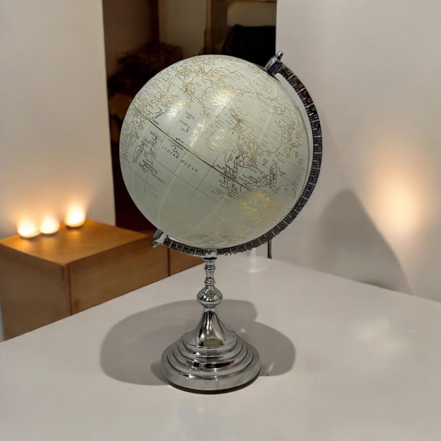 53cm DECORATIVE GLOBE