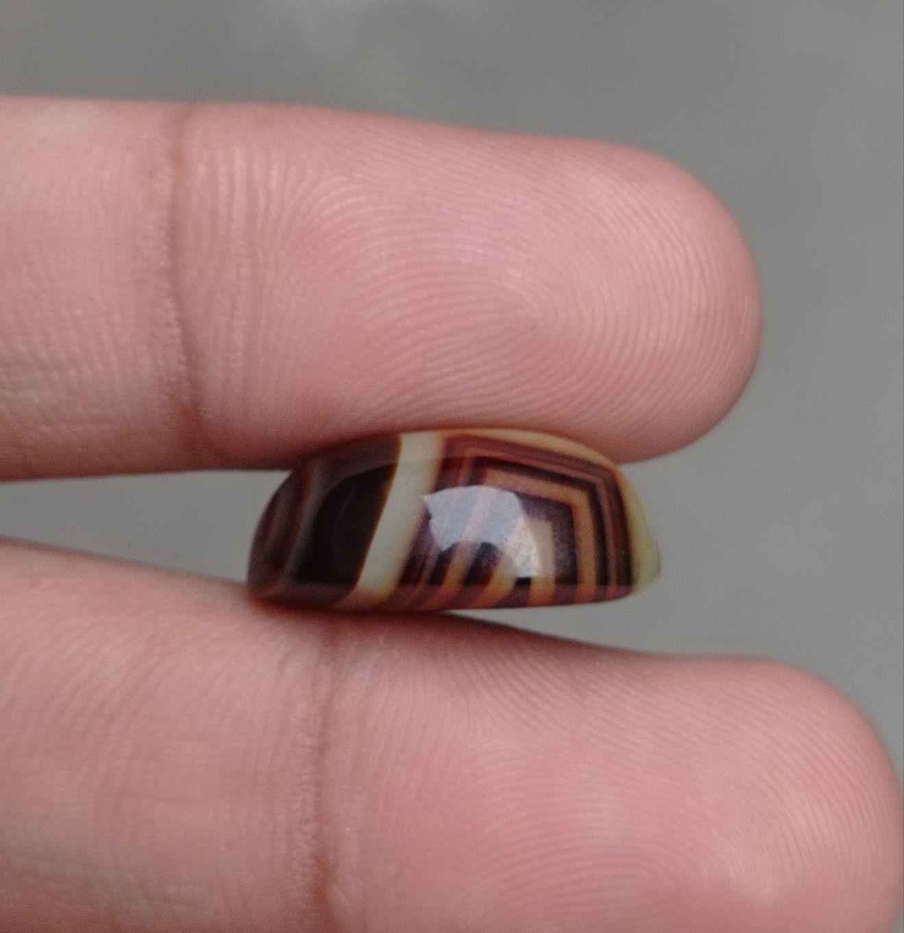 19ct Agate with unique Bands - Sulaimani Aqeeq - 20x15x9mm