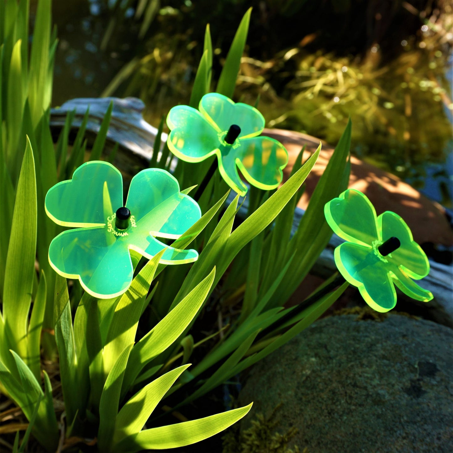 Small Garden Décor Ornaments Set of 3 'Shamrock'