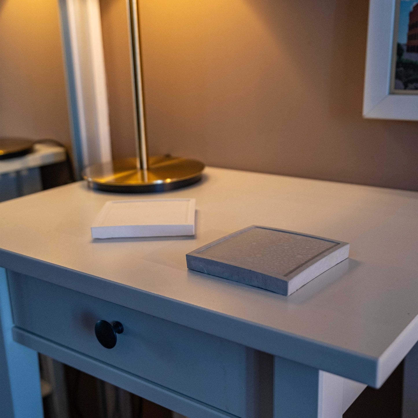 WHITE CONCRETE SQUARE JEWELLERY HOLDER