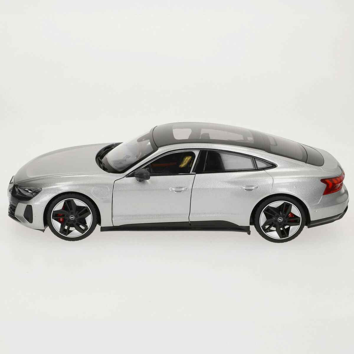 Car Bburago GT-Audi RS E-TRON GT 2022 1:18