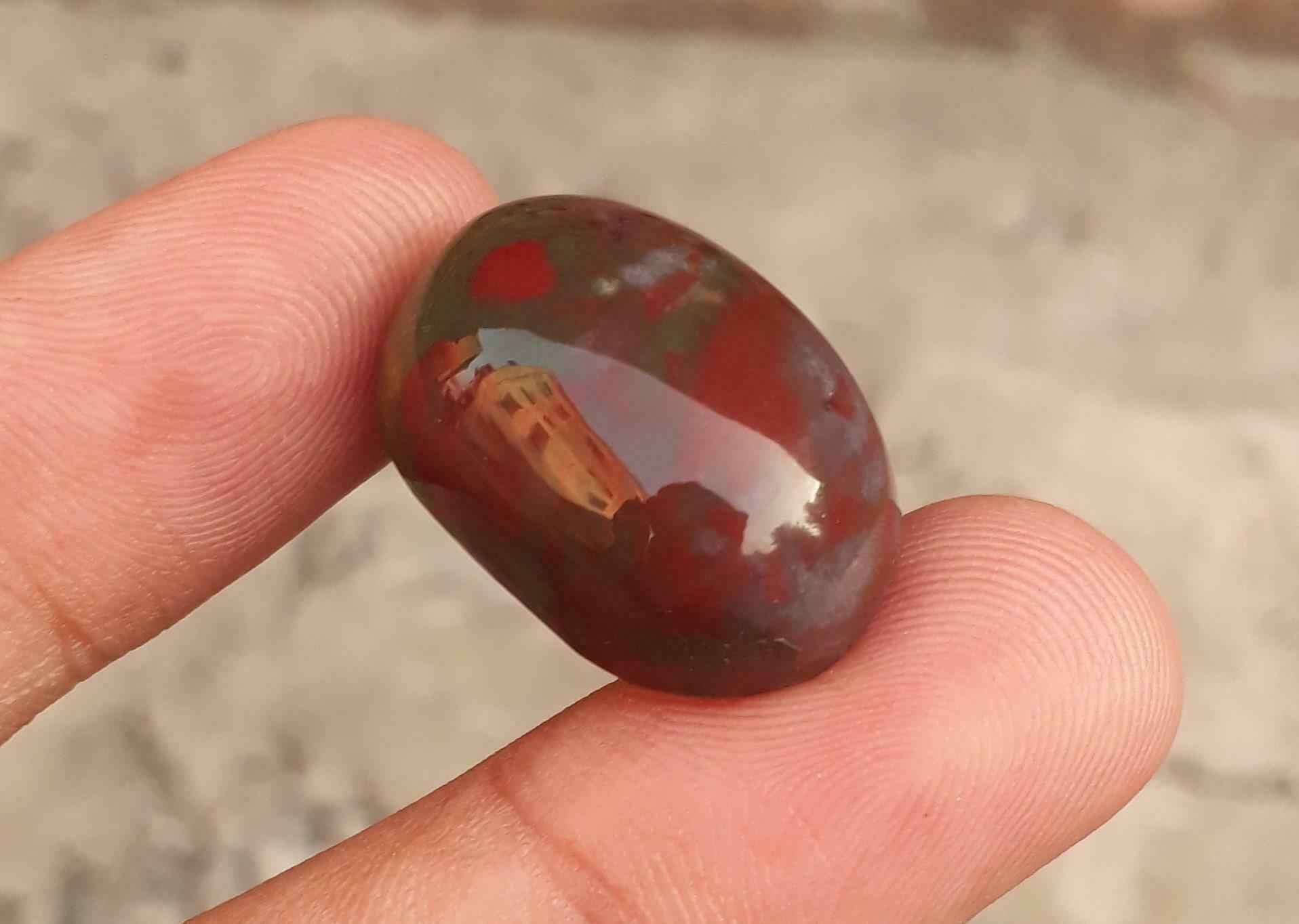 33.9ct Natural High Quality Blood Stone - Heliotrope - Dimension -25mm x 17mm