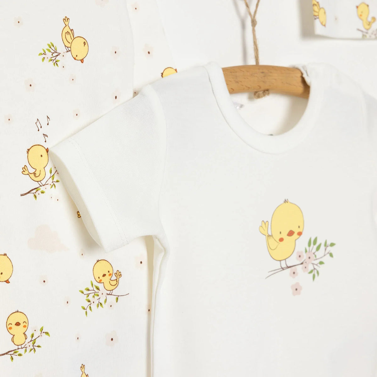 HelloBaby Bird Print 4 Piece Baby Hospital Bag Set (Newborn to 6 Months)