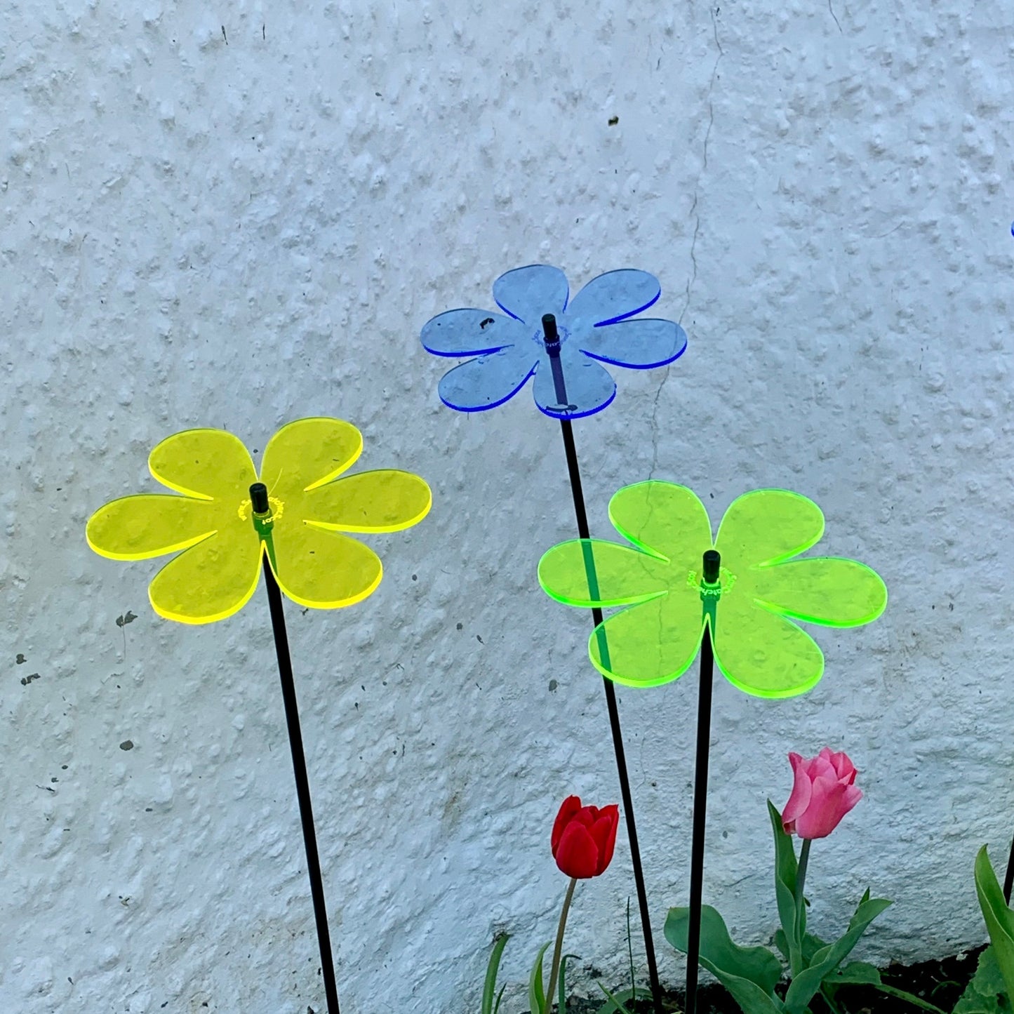 Large Garden Decor Ornaments Set of 3 'Daisies'