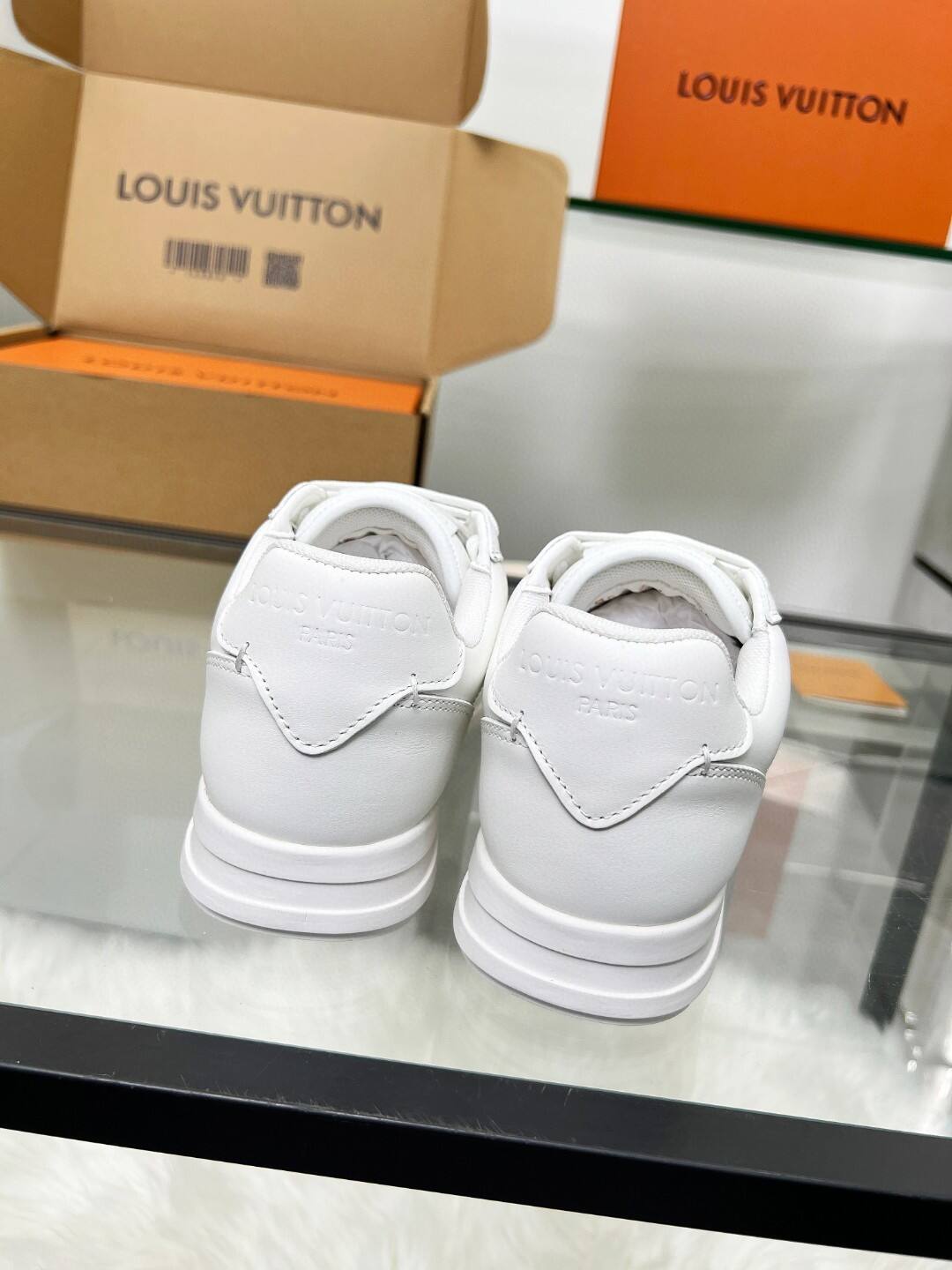 Louis Vuitton White Leather LV Trainer Sneakers - White