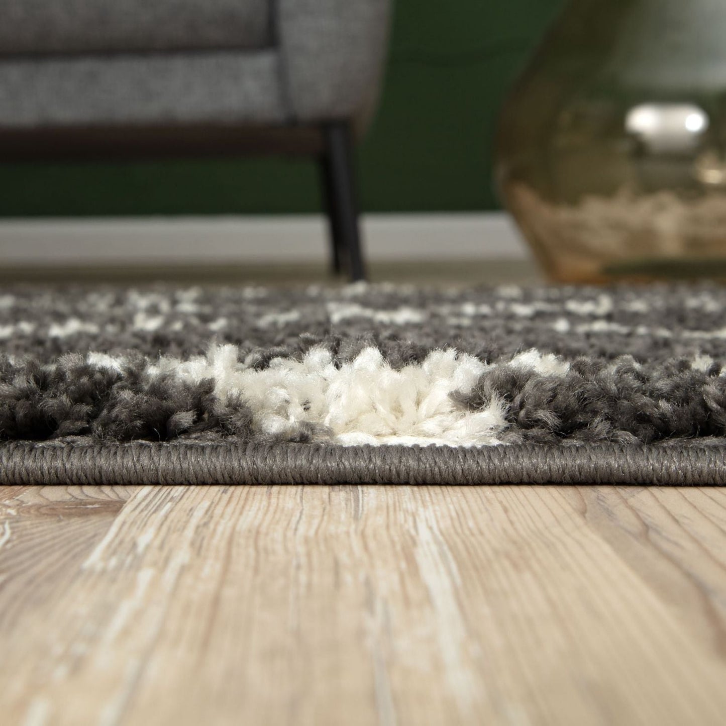 Moroccan Dark Grey Shaggy Rug | 540