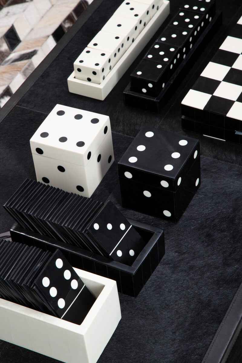 Churchill Games Black And White Dice Box With 5 Dice