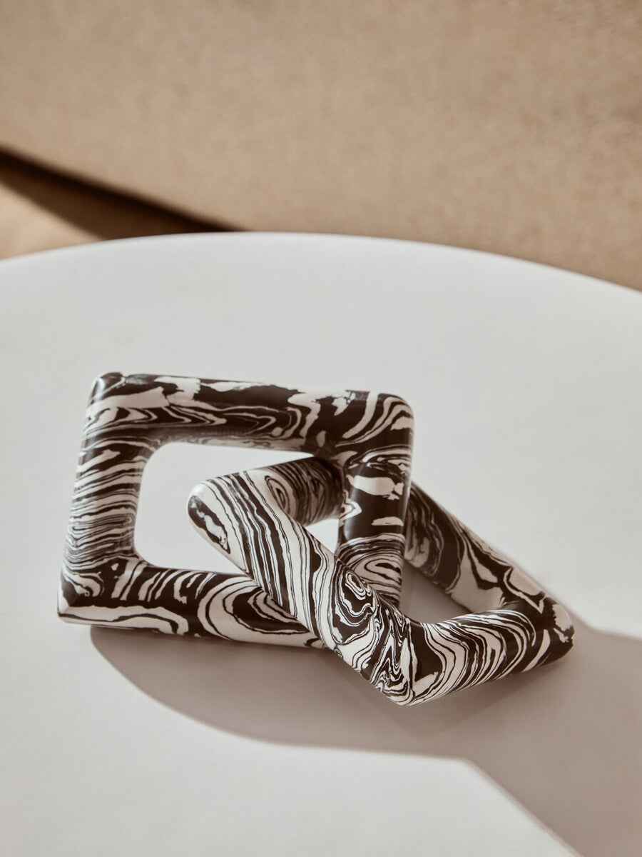 Helsa Black And White Marble Two Link Chain