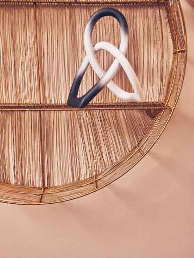 Enzo Gold Wire Round Wall Shelf