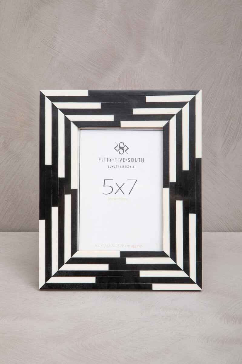 Donato 5In X 7In Black And White Stripe Photo Frame