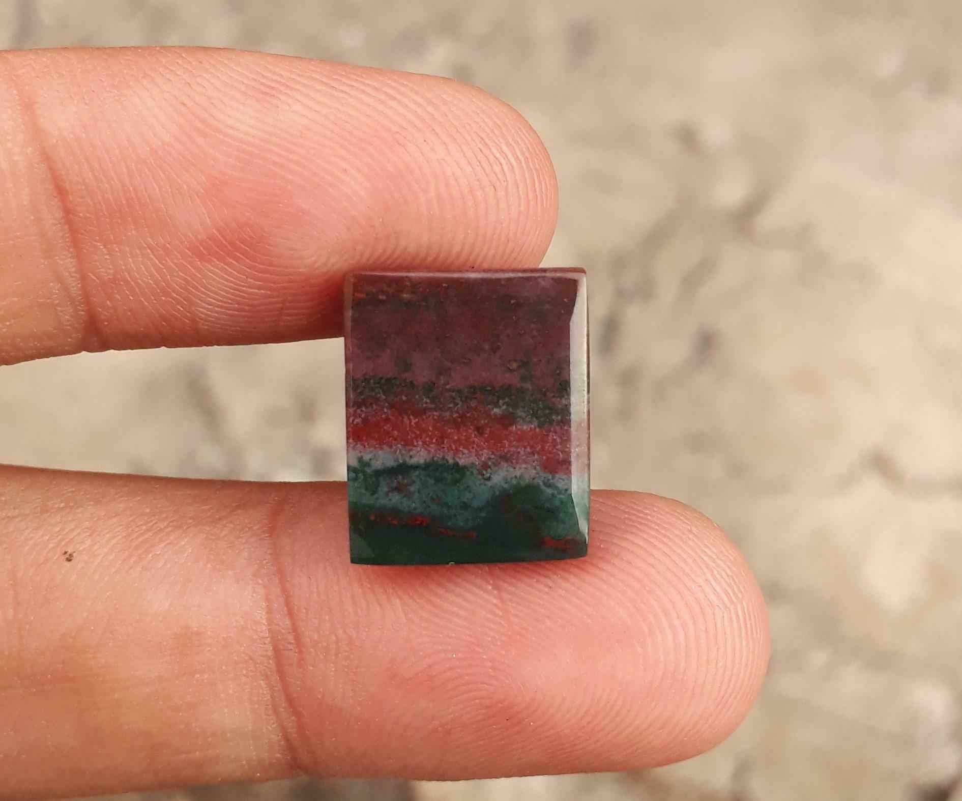13.5ct Natural High Quality Blood Stone - Heliotrope -16x14mm