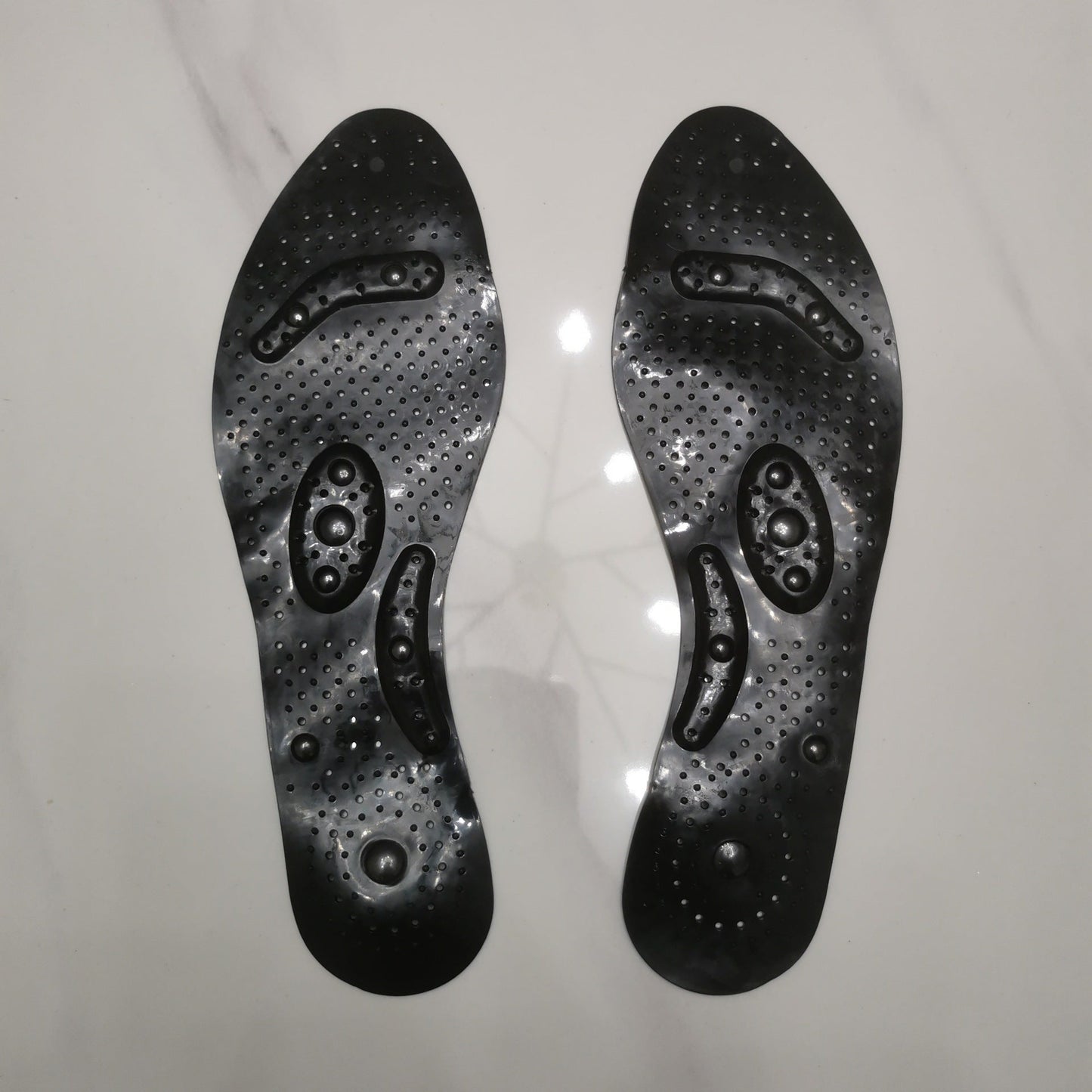 Transparent magnetic therapy insole with 8 magnets