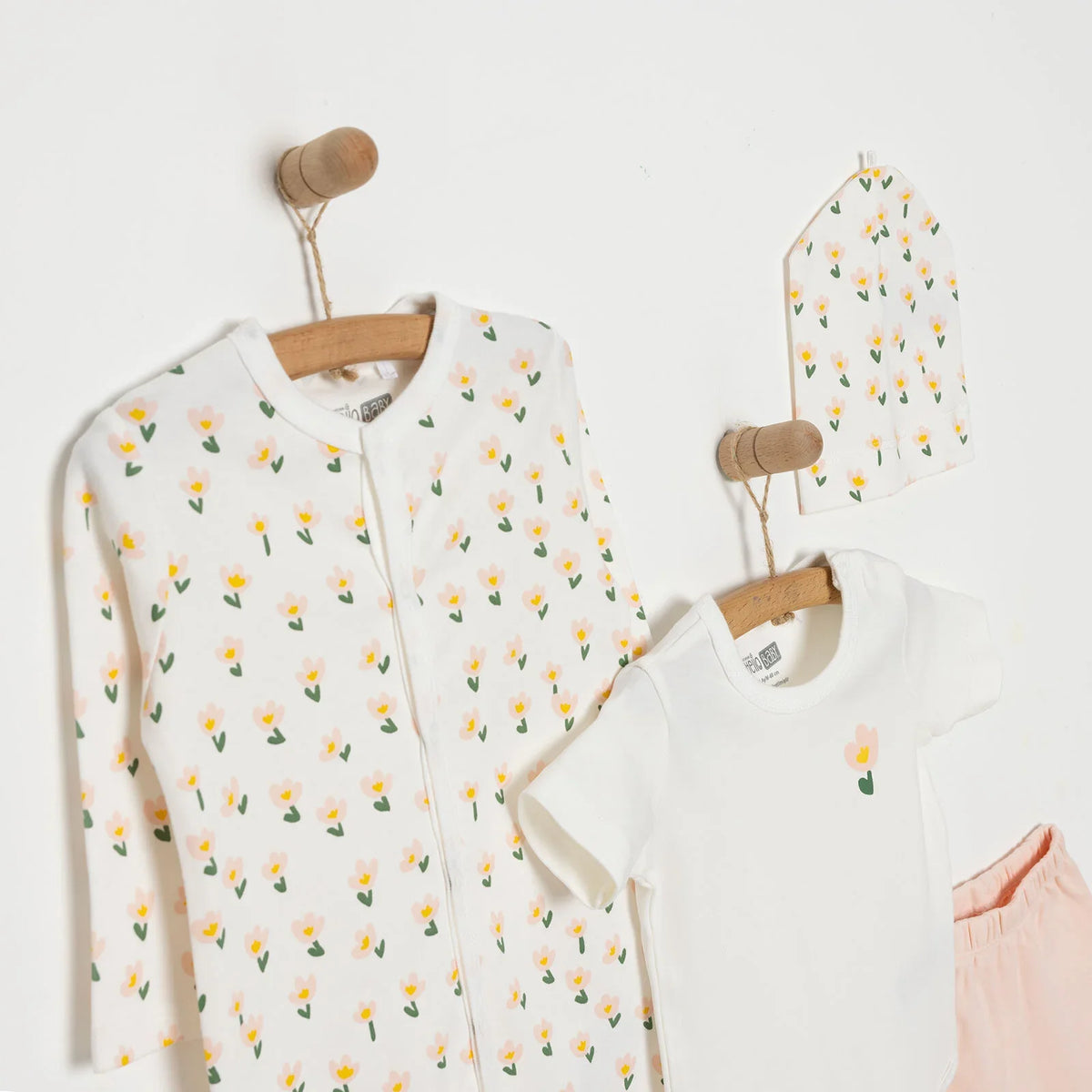 HelloBaby Floral Print 4 Piece Baby Hospital Bag Set (Newborn to 9 Months)