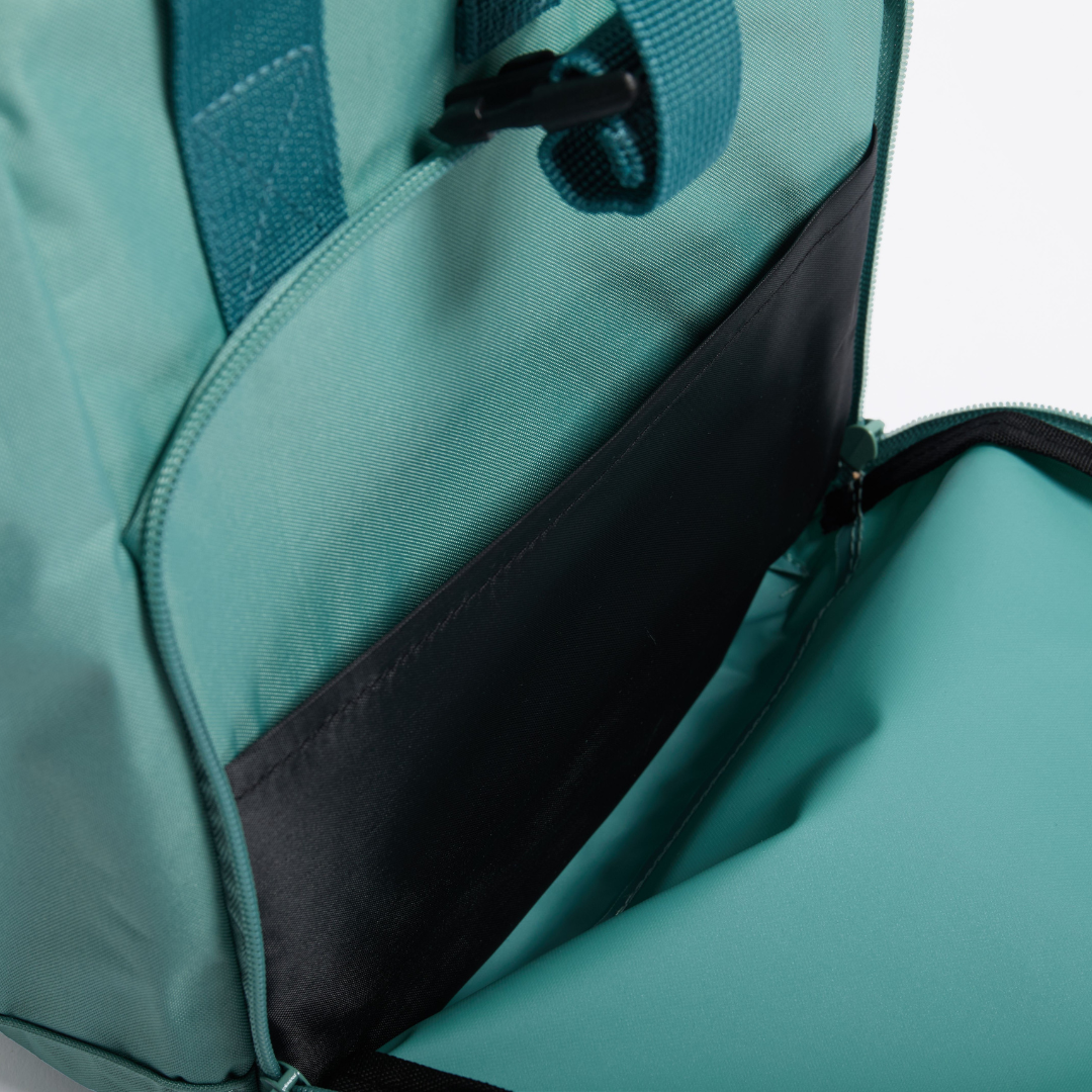 Pack Like a Pro with the Smiling Houdini