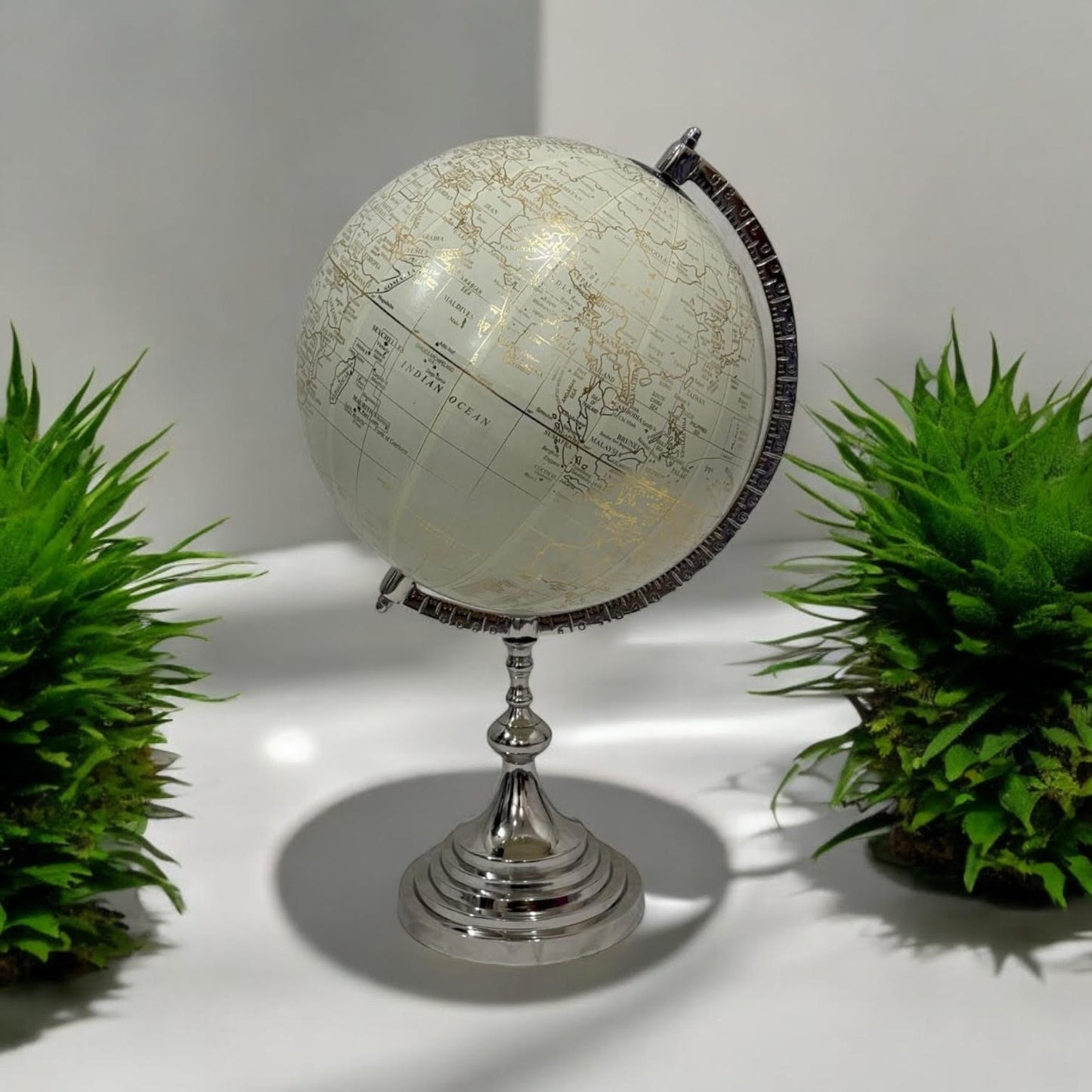 53cm DECORATIVE GLOBE