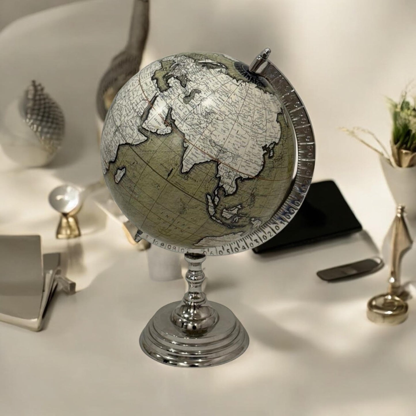 43cm DECORATIVE GLOBE