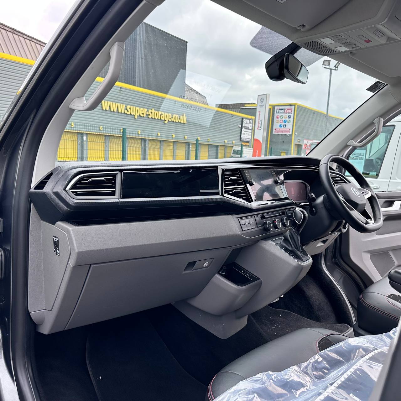 For Volkswagan Transporter T6.1 Comfort Glove box Interior Bundle Package - Gloss Black | Van-X