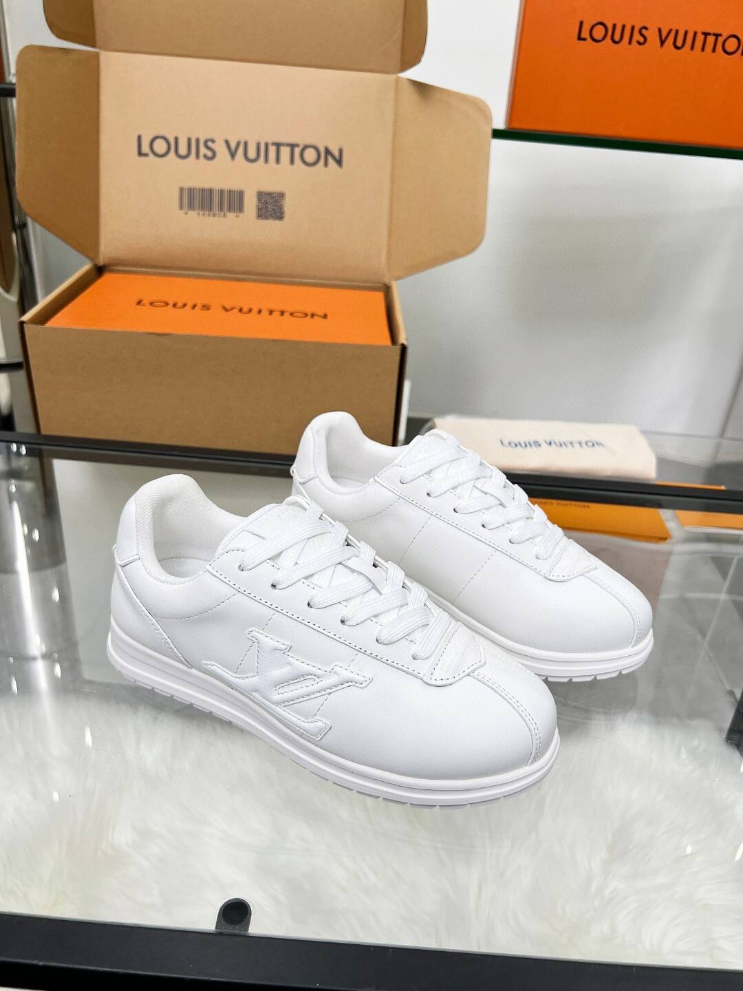Louis Vuitton White Leather LV Trainer Sneakers - White