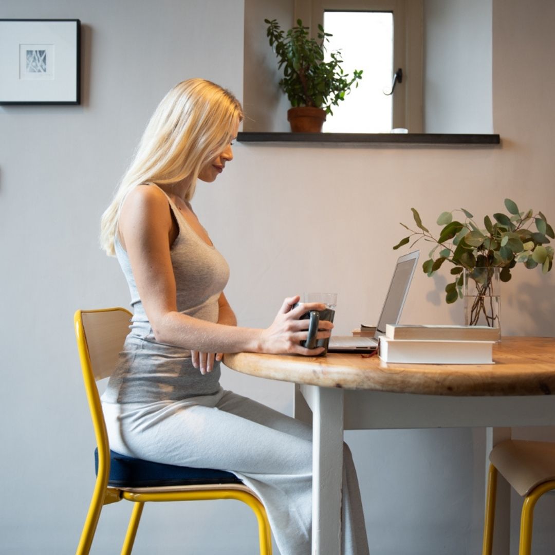 8 Coccyx Cut Out Foam Wedge