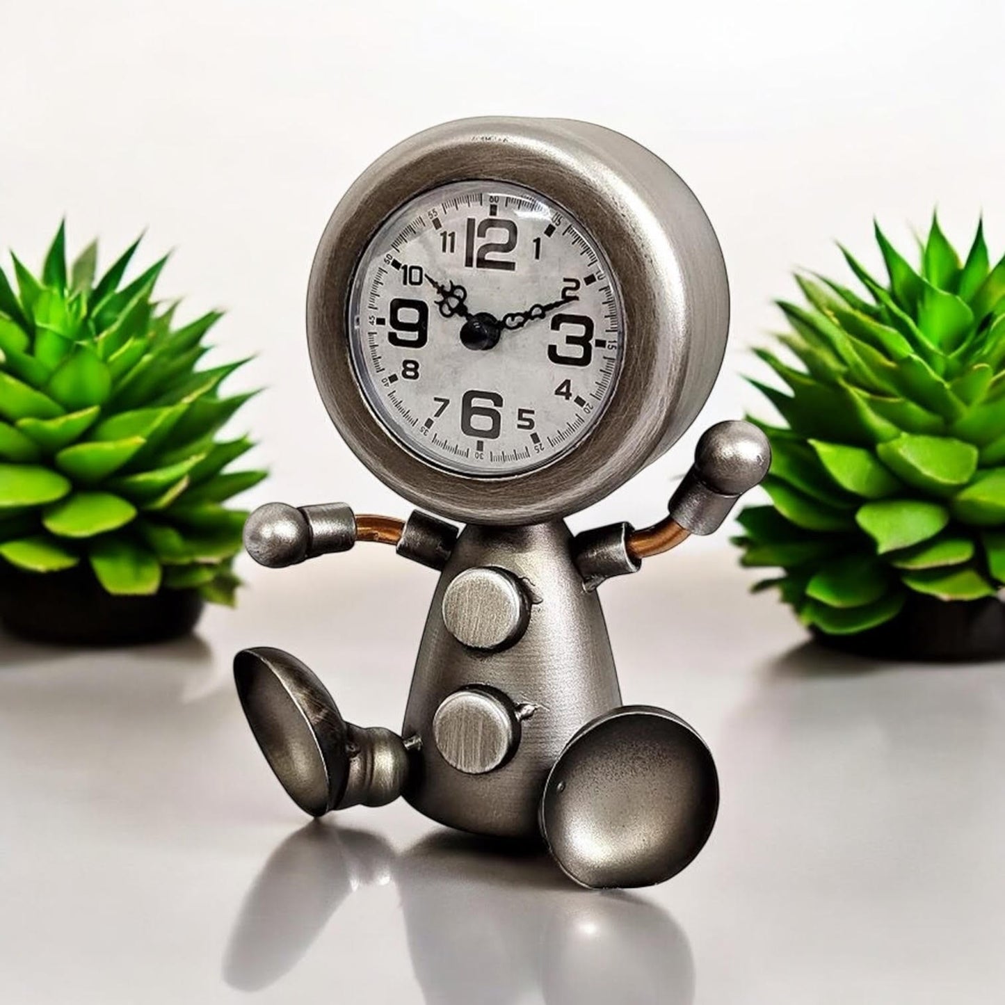 19CM TABLE CLOCK - fun design