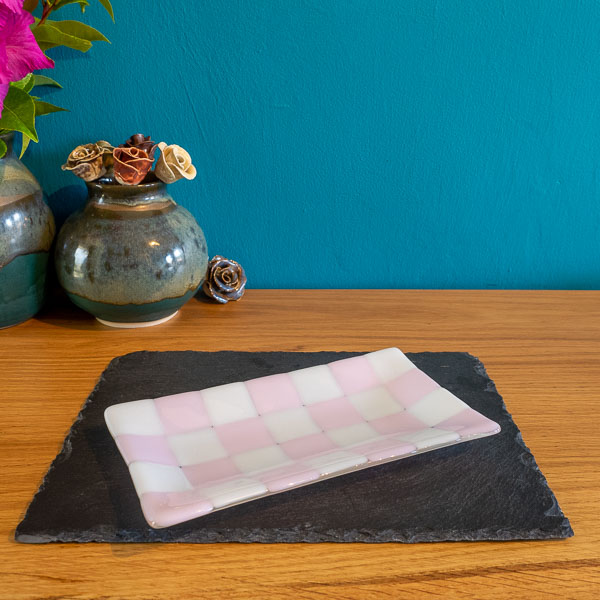 21x12cm Chequered White/Colour Large Tray - Bullseye Collection