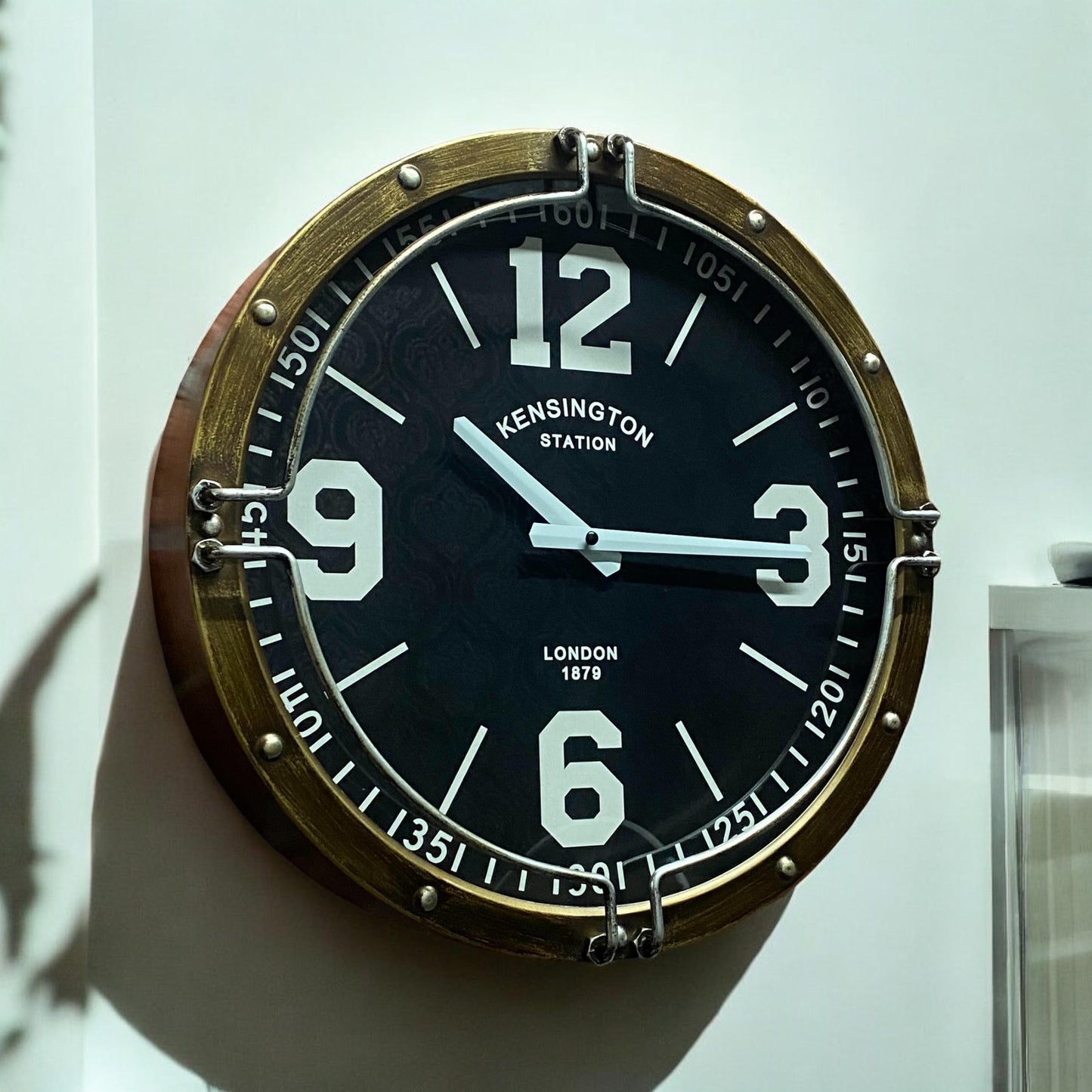 40CM WALL CLOCK - Black Clock Face - Required 1 x AA Battery