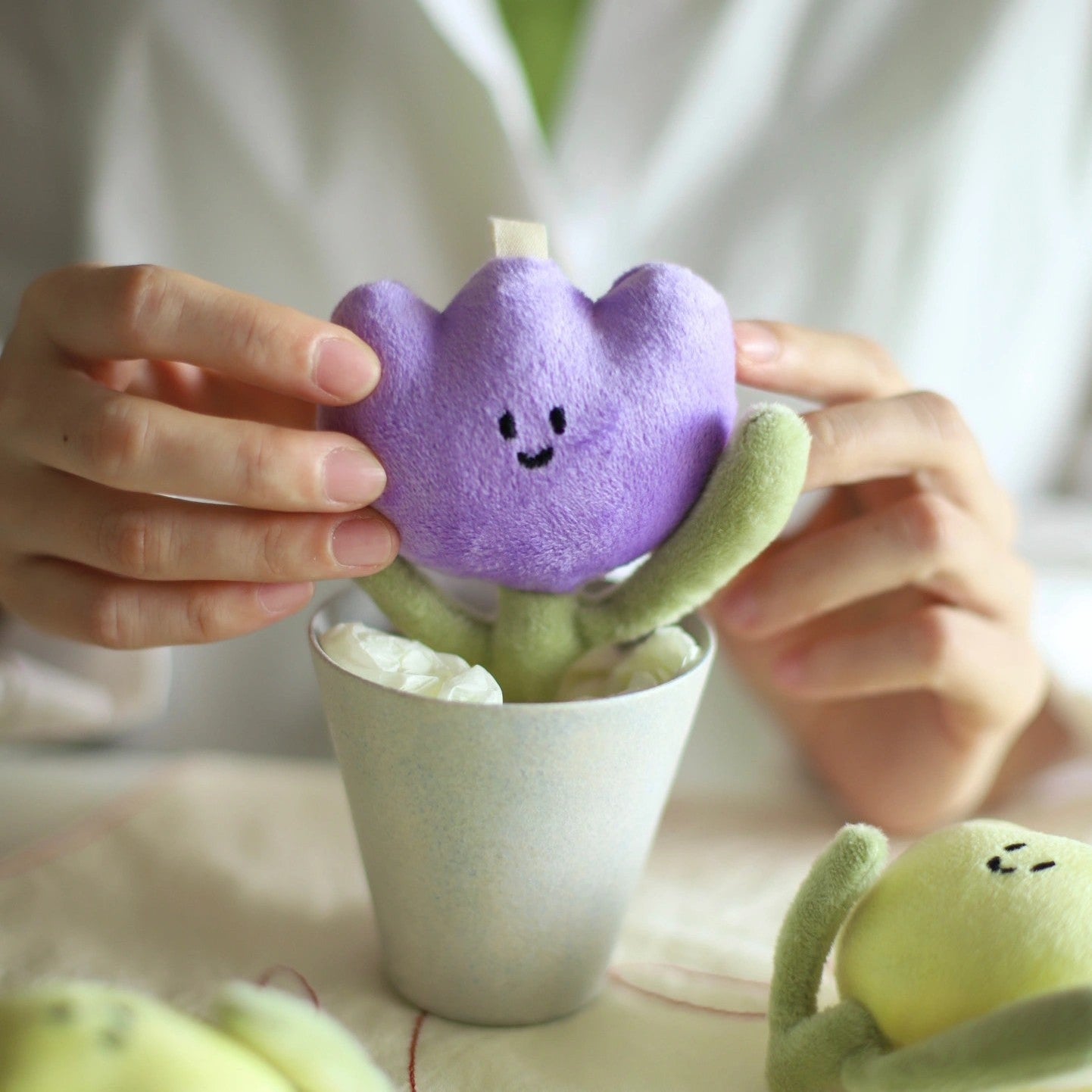 Daily White | Spring Tulip Bag Charm