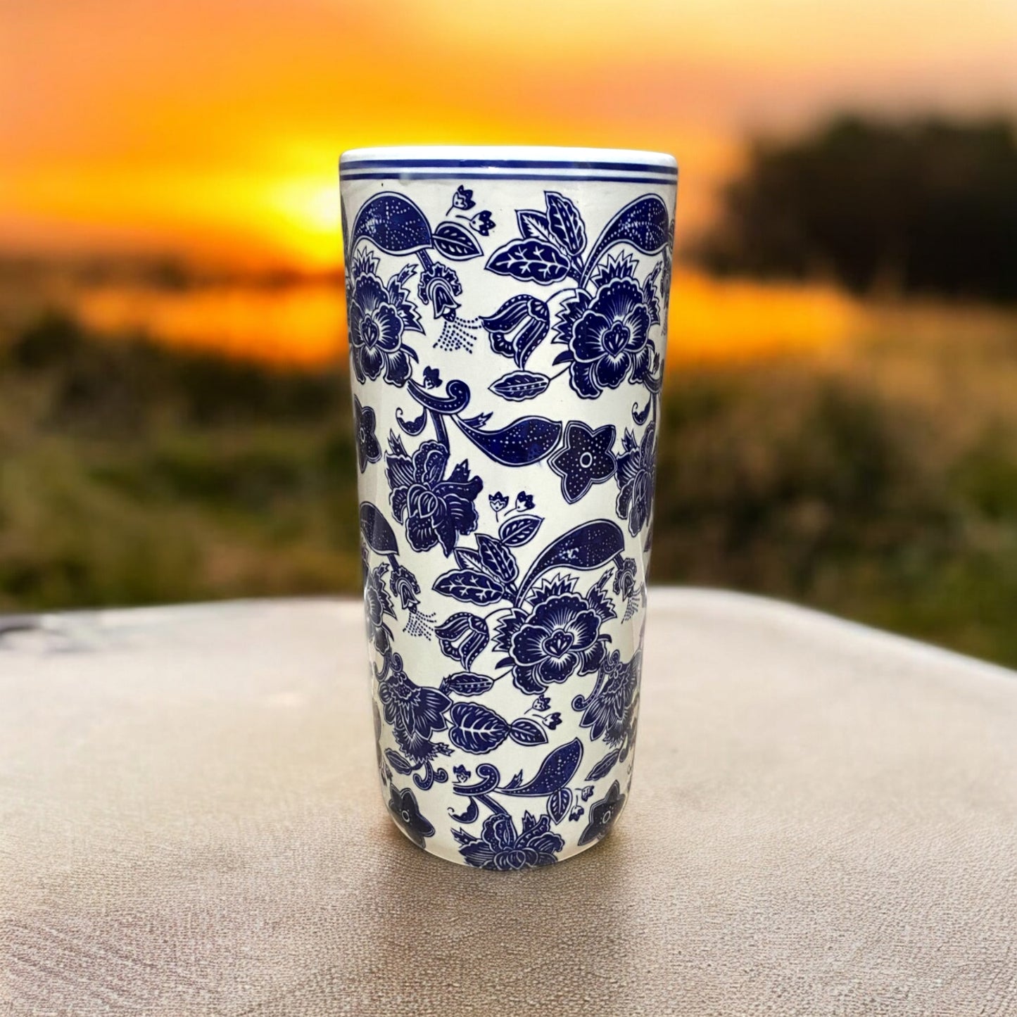 18" ROUND BLUE & WHITE UMBRELLA STAND