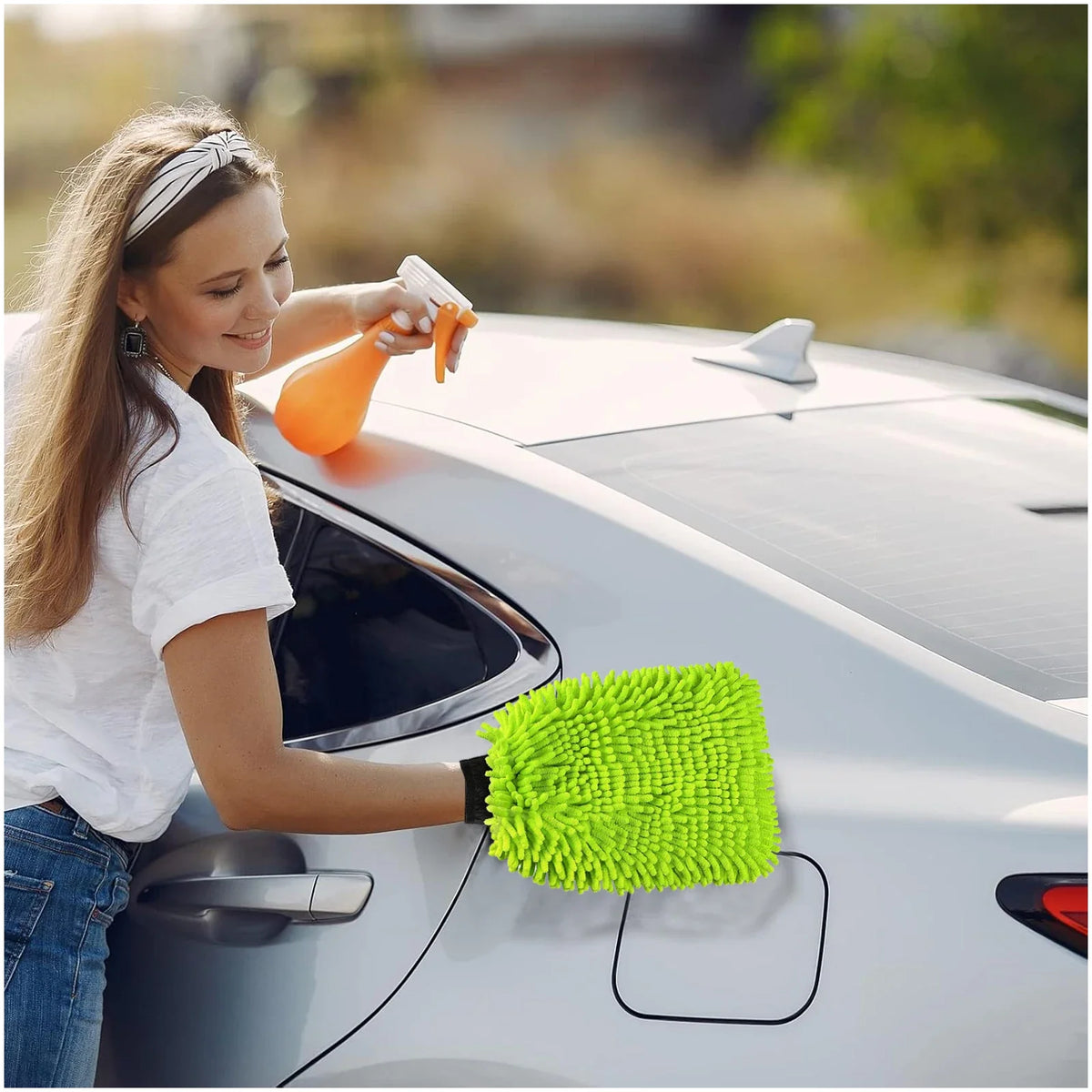 Microfiber Car Wash Mitt & Towels (2 Pack)  Soft Absorbent Cleaning Set