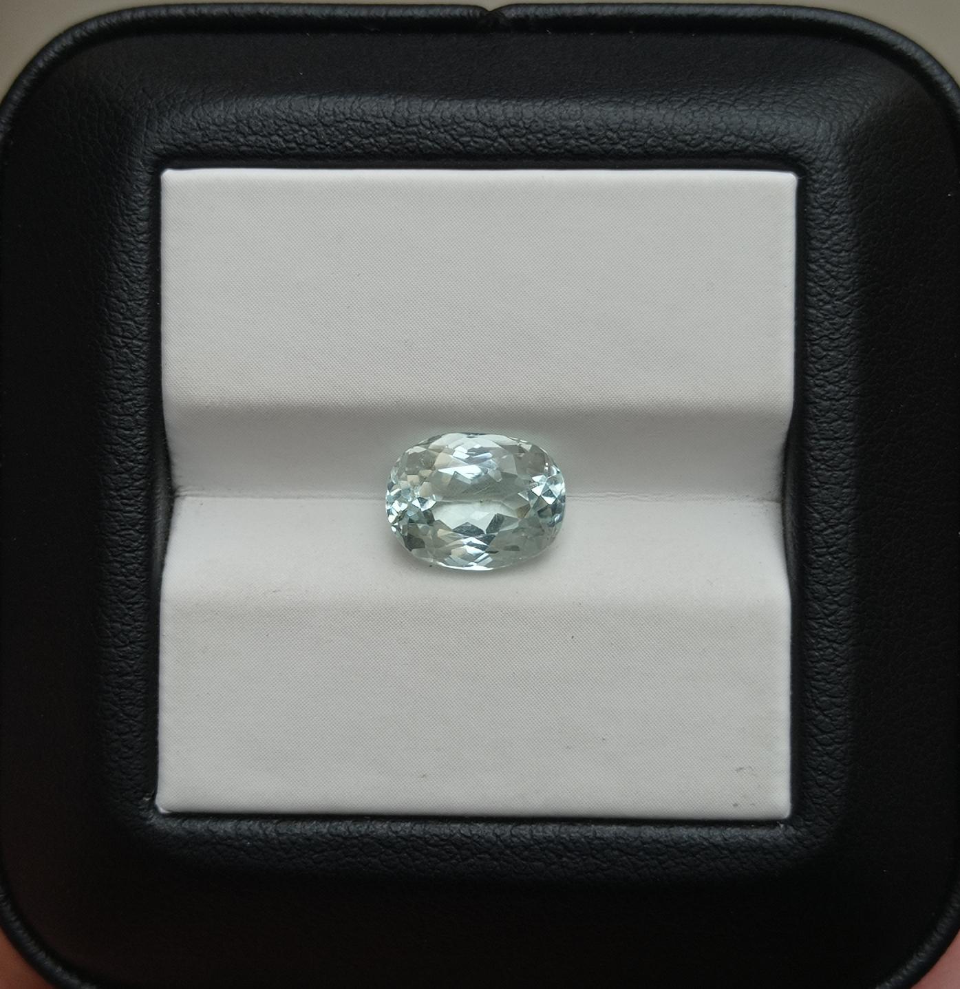 2.5ct Natural Aquamarine Gemstone- March Birthstone - 10x7.5x5.2mm