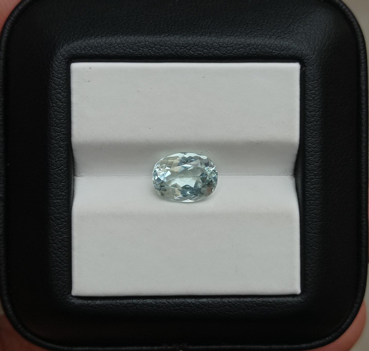 2.5ct Natural Aquamarine Gemstone- March Birthstone - 10x7.5x5.2mm