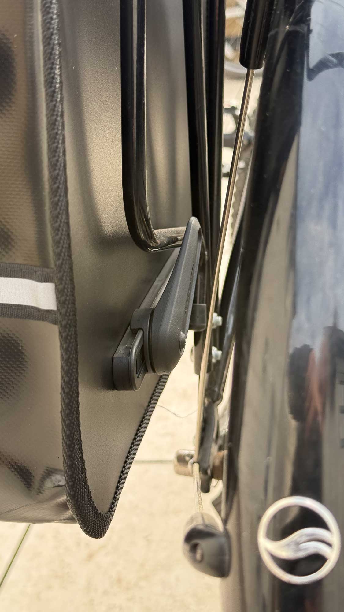 BikyBag Classic Single Pannier Bag for Bicycle Rear Carrier Rack (Black)