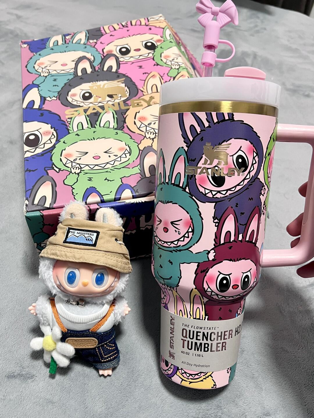 350 STAINLESS STEEL LARGE CAPACITY INSULATED CUP WITH STRAW AND A LABUBU BLIND BOX.