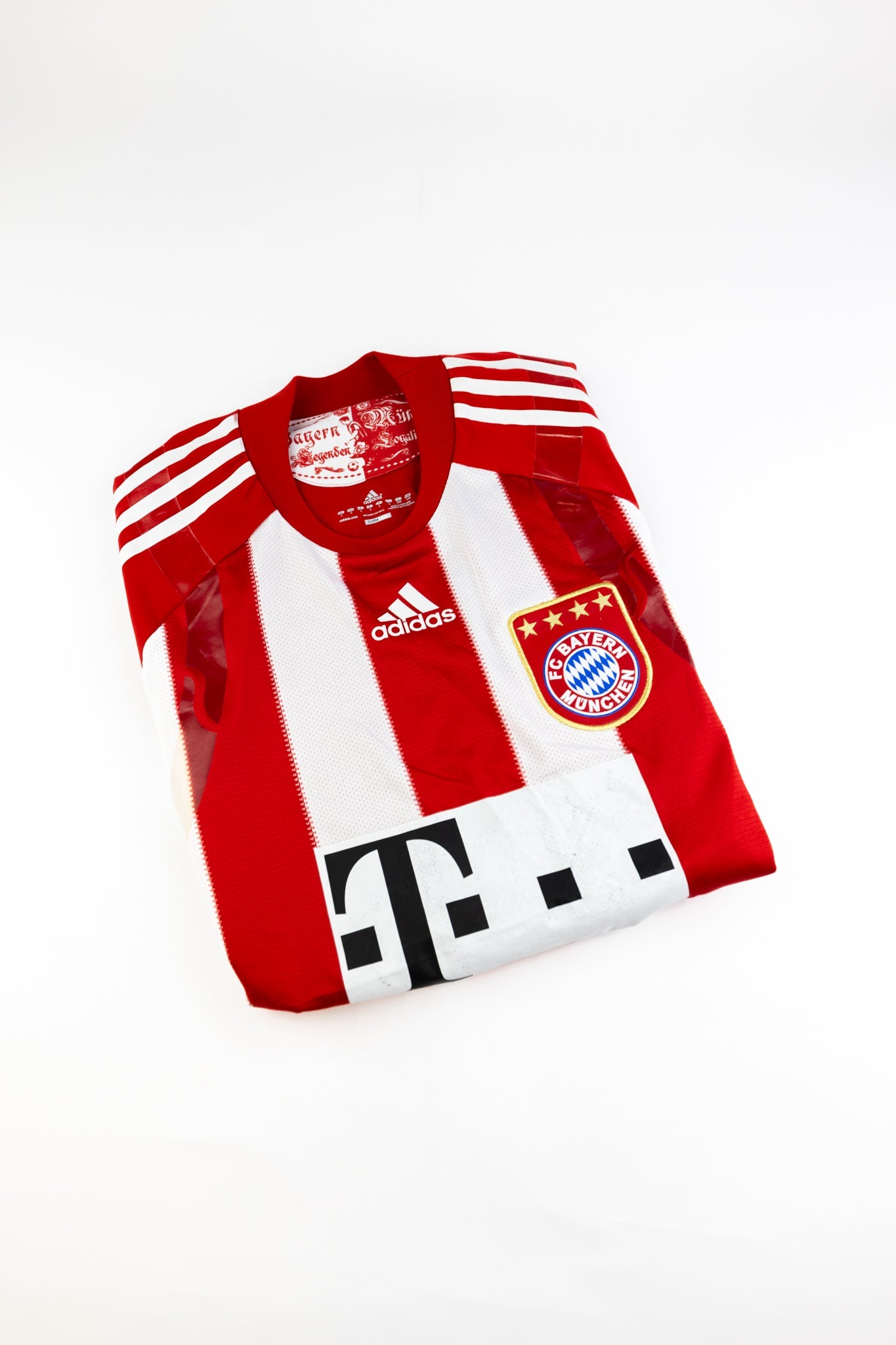 Bayern Munich 2010-11 Football Shirt (Large)