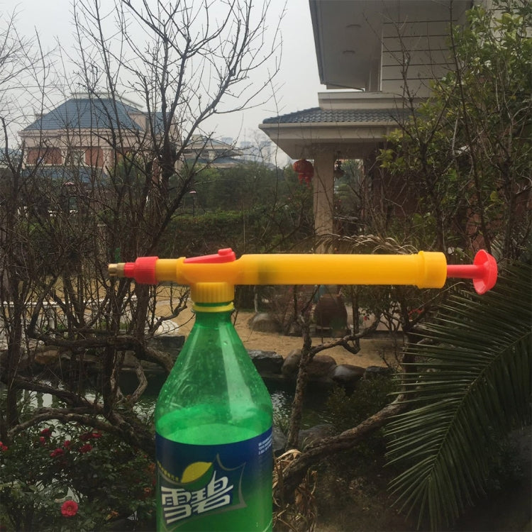 High Pressure Plastic Bottle Drink Beverage Trolley Gun Spray Reciprocating Sprayer Coke Bottle Sprayer Manual Pressure Sprayer, Random Color Delivery