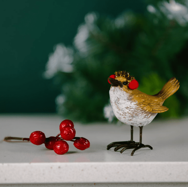 Christmas Robin Decoration Resin Red Breast Bird Ornament 9cm