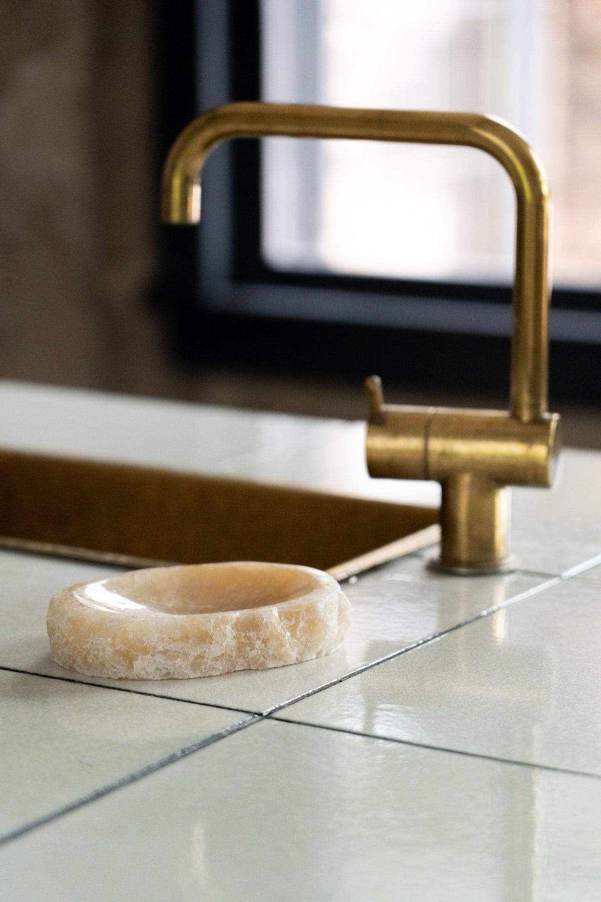 Natural Cut Onyx Jewellery & Soap Dish