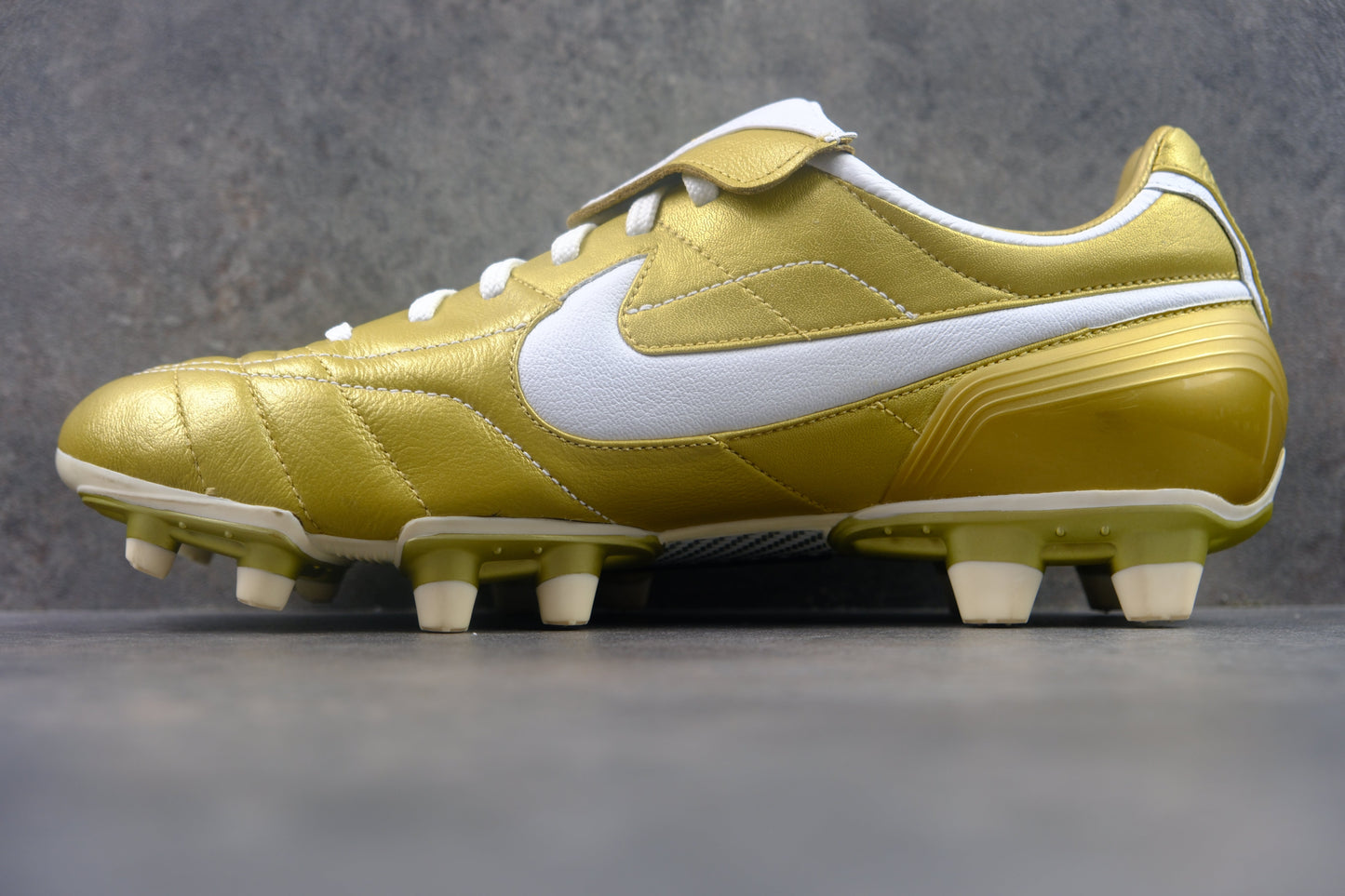 Nike Tiempo Air Legend R10 FG