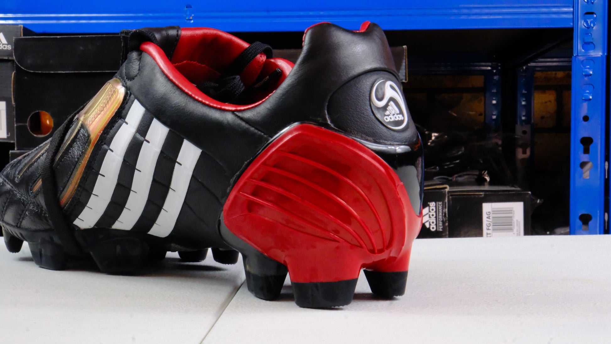 Adidas Predator Powerswerve HG