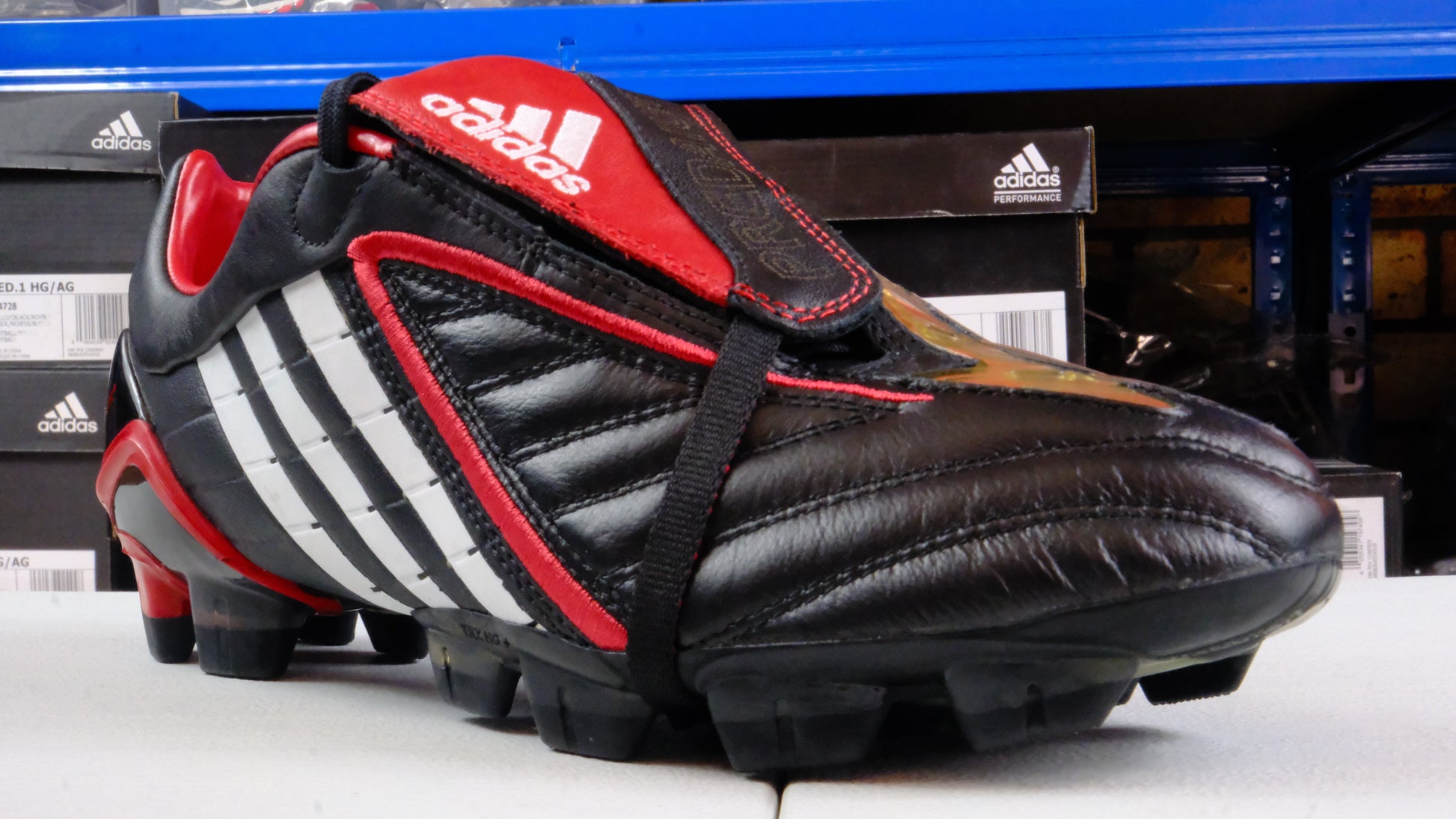 Adidas Predator Powerswerve HG
