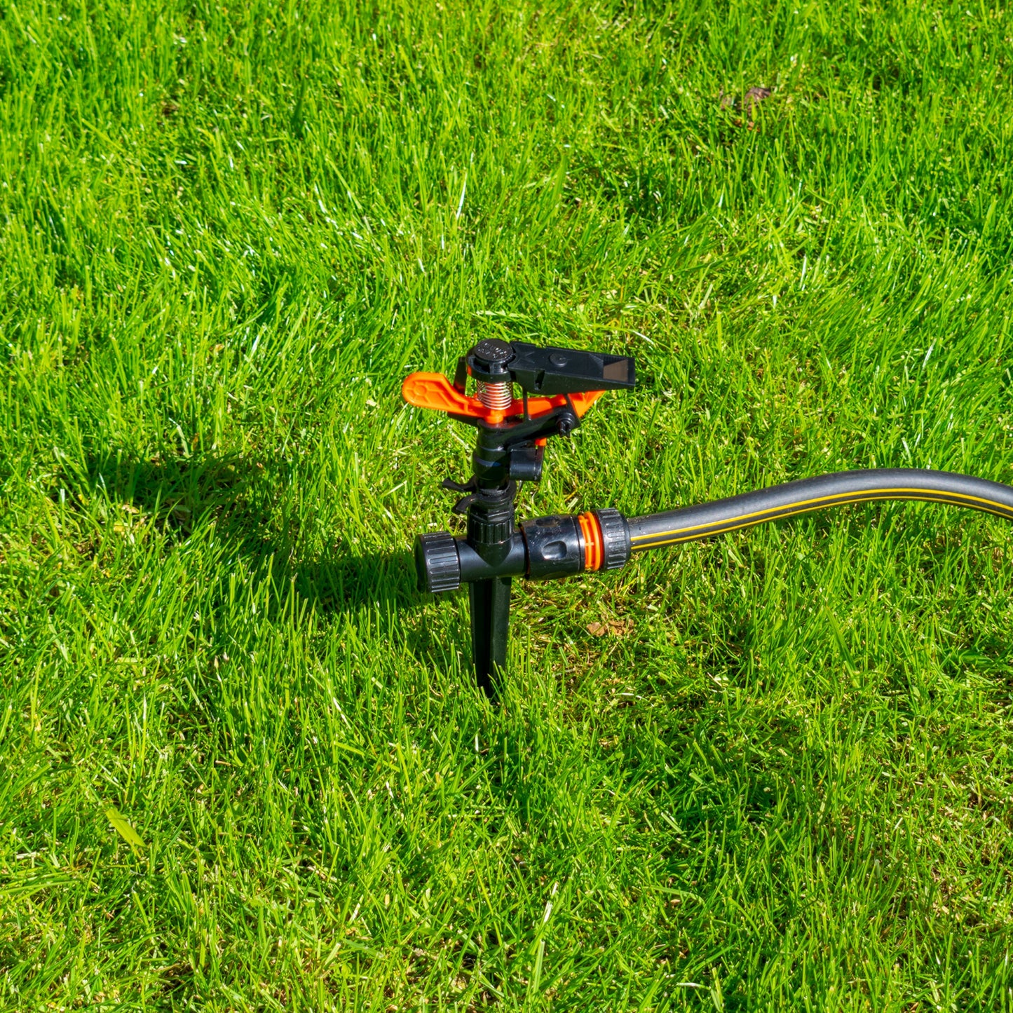 Pulsating Sprinkler on Spike - Adjustable Eco Line for Outdoor Hose Accessory