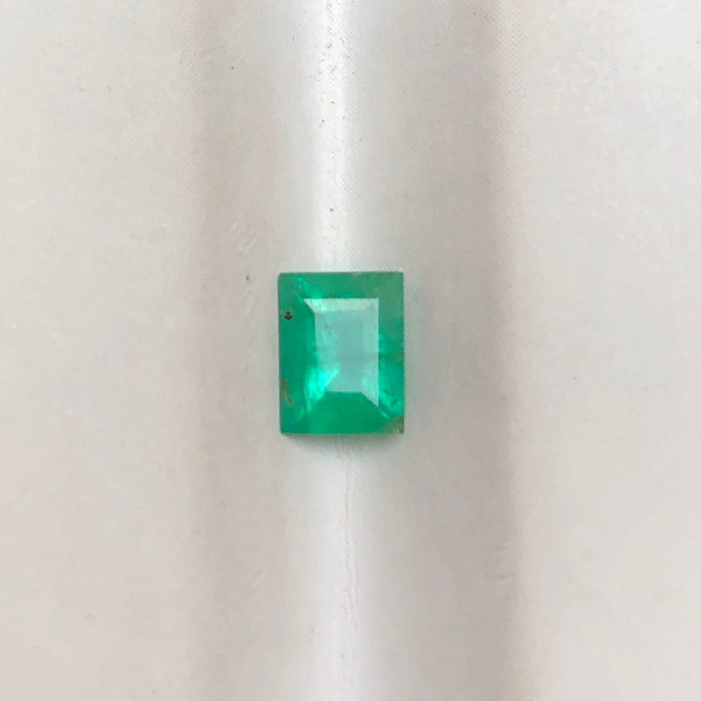 0.35ct Emerald for sale - Budh Ratna - Zamurd - Pachu Stone, Markat Mani Stone - 6x5mm
