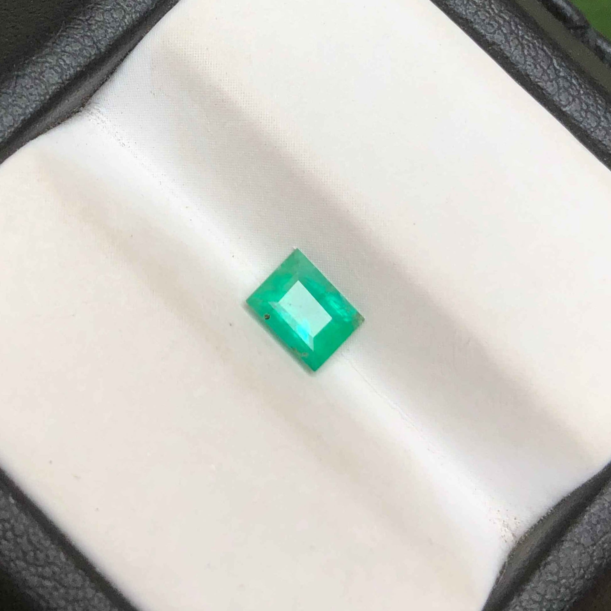 0.35ct Emerald for sale - Budh Ratna - Zamurd - Pachu Stone, Markat Mani Stone - 6x5mm