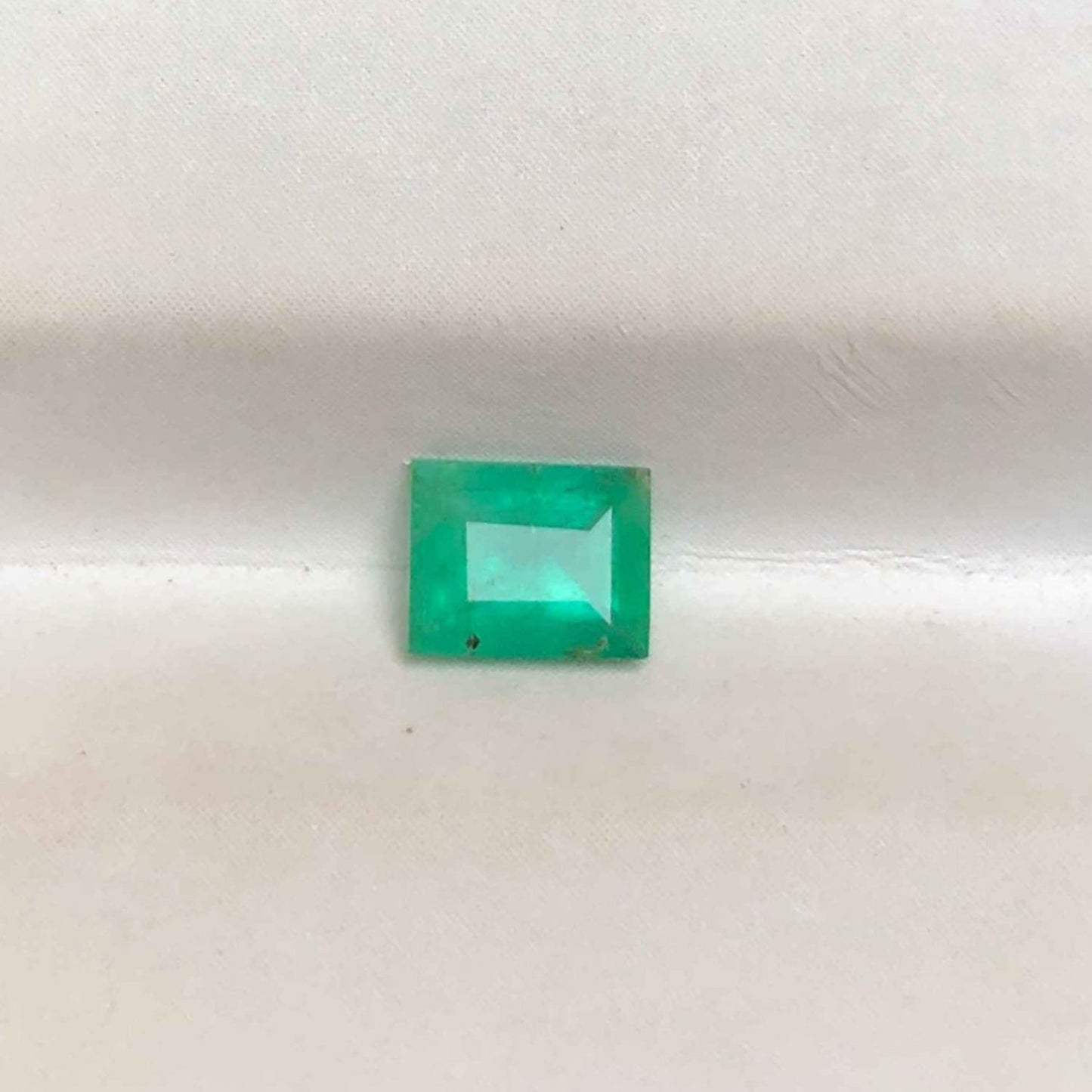0.35ct Emerald for sale - Budh Ratna - Zamurd - Pachu Stone, Markat Mani Stone - 6x5mm